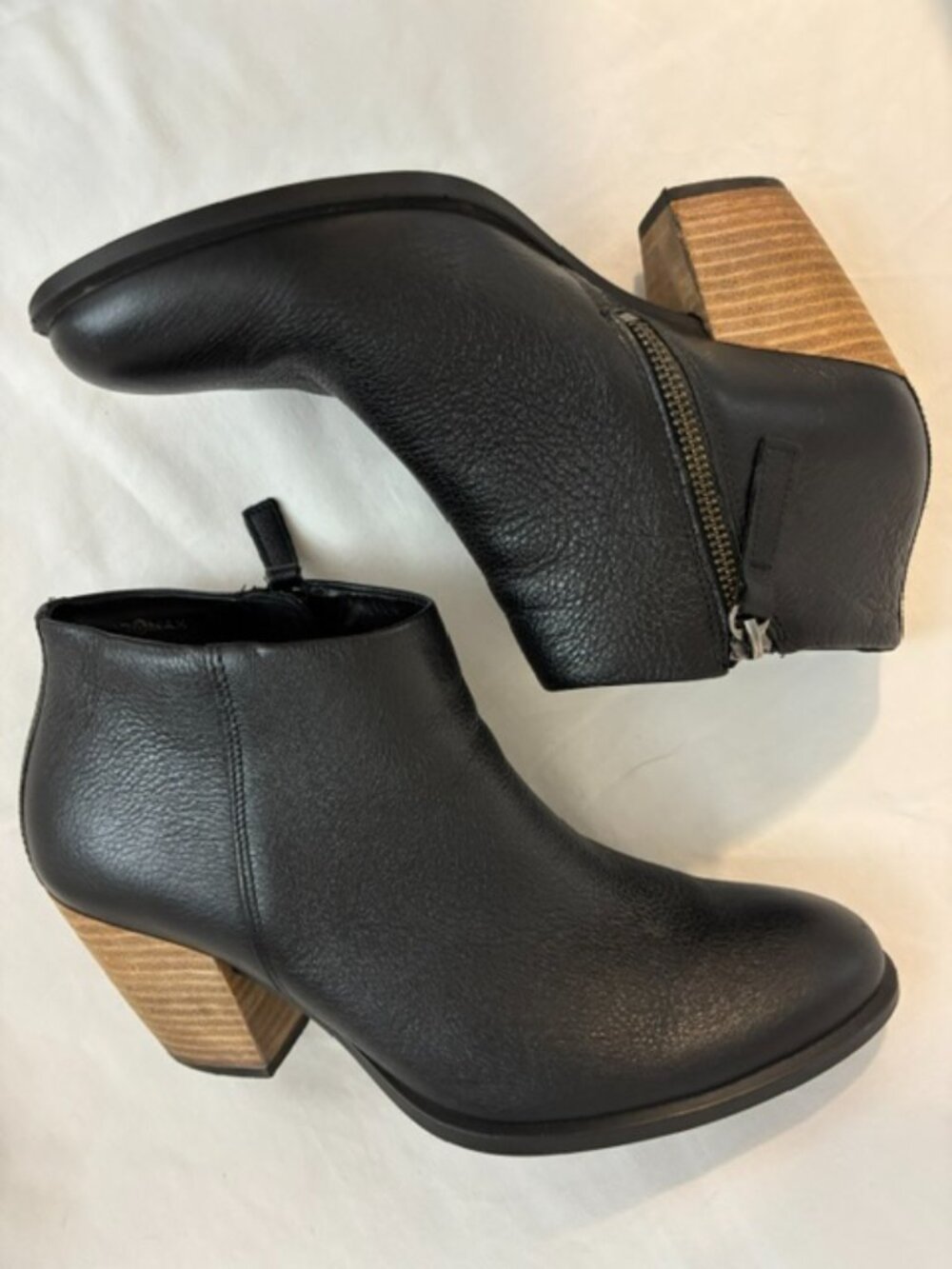 ECCO Danish Design Women's Black Leather Shape 55 Western Booties Size 8-8.5